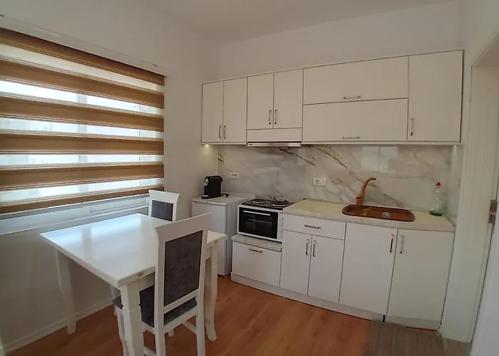 Te Bendi Апартаменты Гирокастра